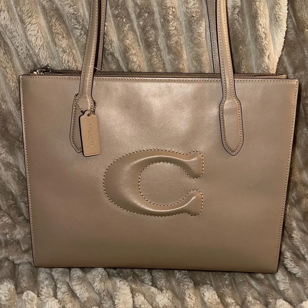 Coach Tan Leather Tote Bag - Picture 2 of 13